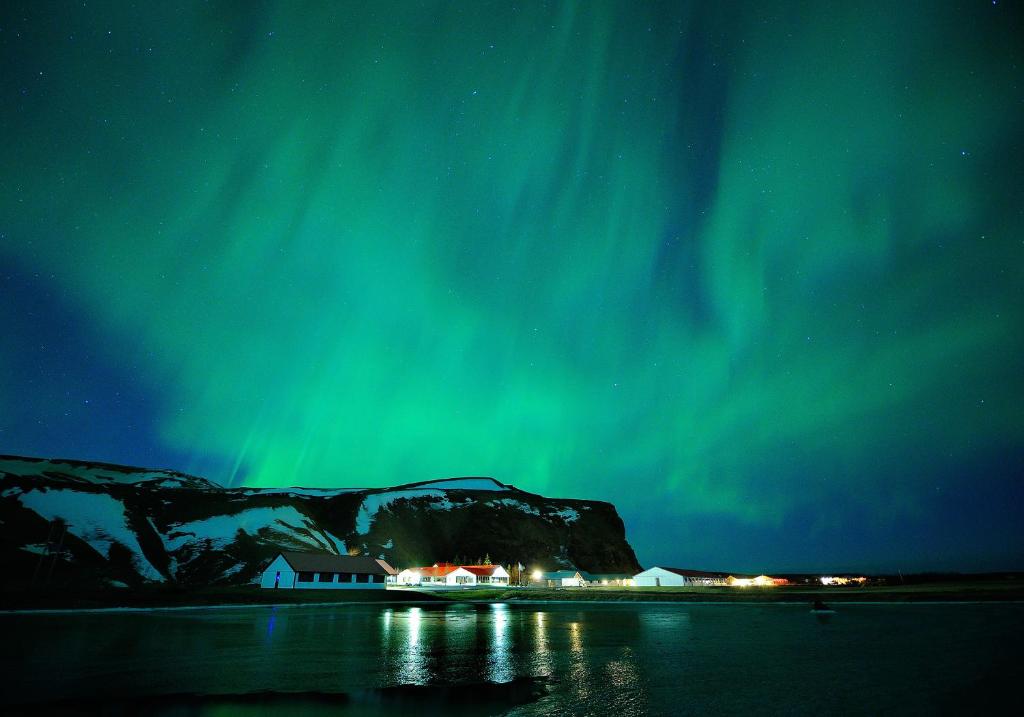Comfortabele kamer met bureau en tv