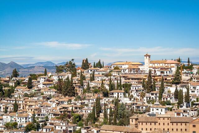 Granada: Alhambra & alba