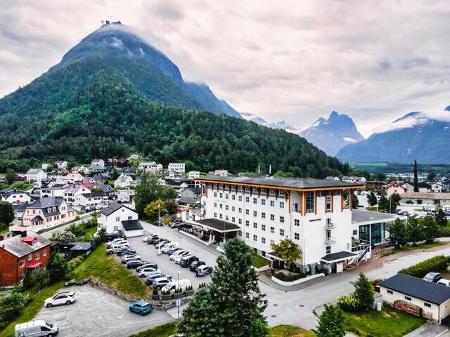 Grand Hotel Åndalsnes – gevel