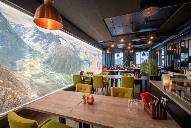 Grand Hotel Åndalsnes – lounge/restaurant