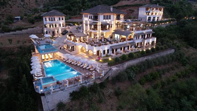Kerculla Resort met uitzicht op Gjirokastër