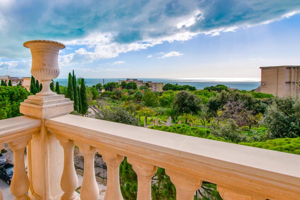 La Paloma Blanca &ndash; Pool & Garten