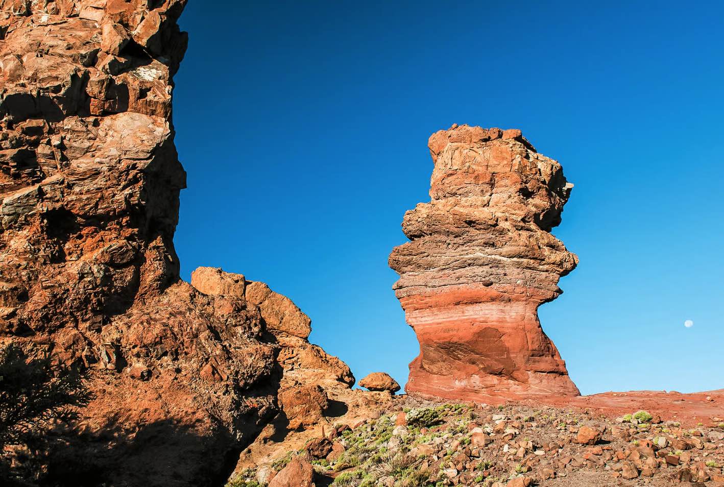 Vulkanlandschaft und Felsformationen