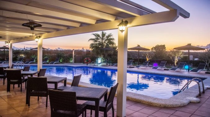 Zwembad van Hotel Sa Barrera