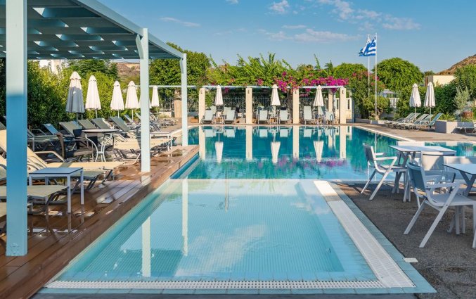 Zwembad van  Aparthotel Nissia Kamares