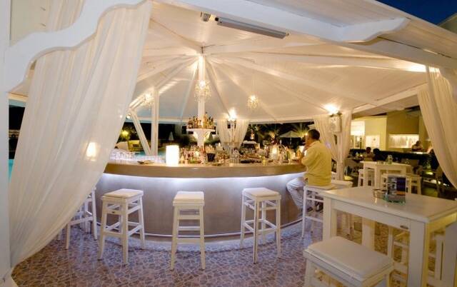 Bar van Hotel Imperial Med in Santorini