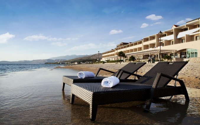 Strand bij hotel Pagus