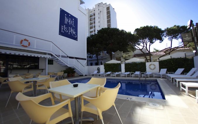 Terras van hotel Els Pins aan de Costa Brava
