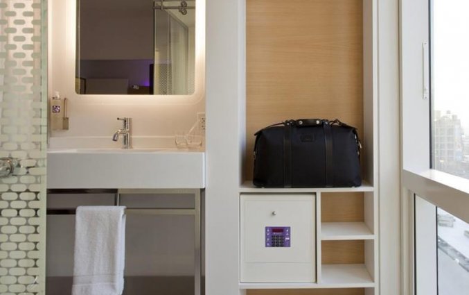 Badkamer van een Cabin van Hotel Yotel New York in New York