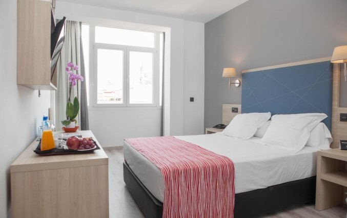 Tweepersoonskamers met tweepersoonsbed in hotel Soho Bahía in Malaga