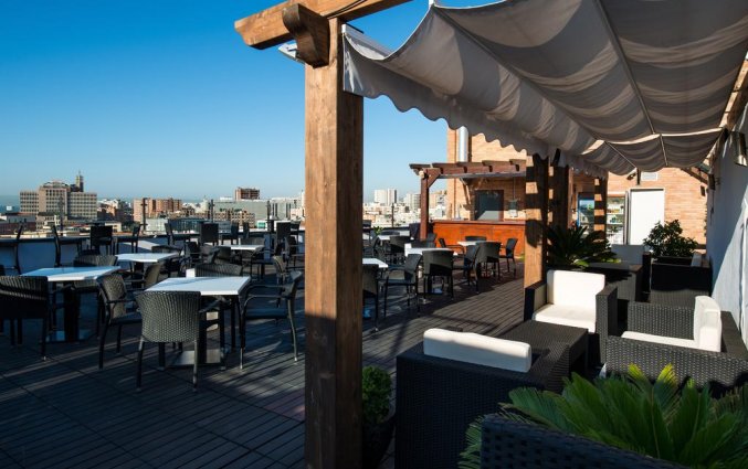 Dakterras van hotel Salles Malaga Centro in Malaga