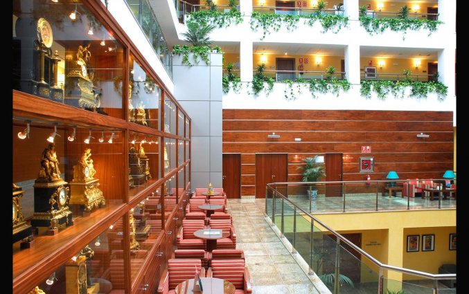 Terras van Hotel Senator Granada Spa in Andalusie