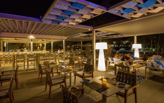 Terras van Hotel Rodostamo op Corfu