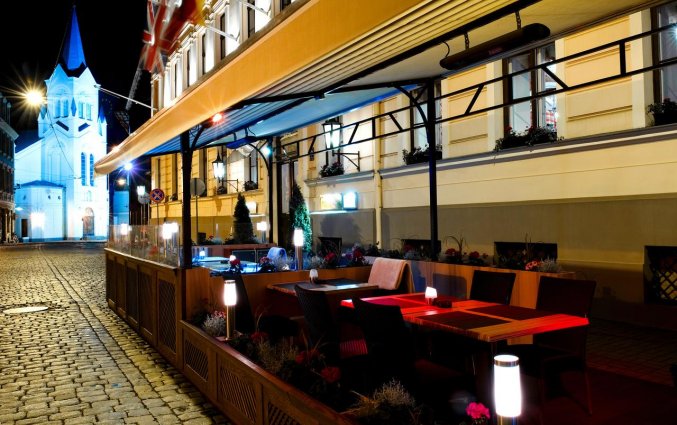Buitenterras van hotel Grand Palace stedentrip Riga