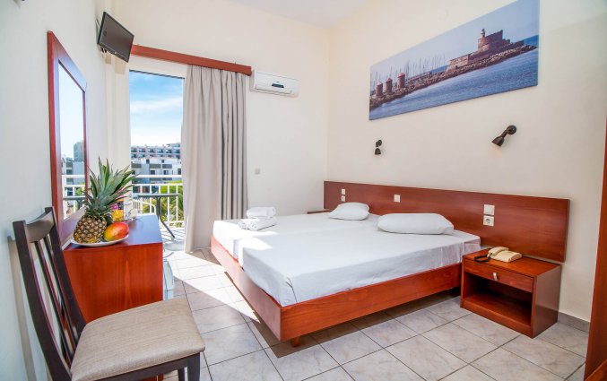Tweepersoonskamer met tweepersoonsbed hotel Filmar Rhodos