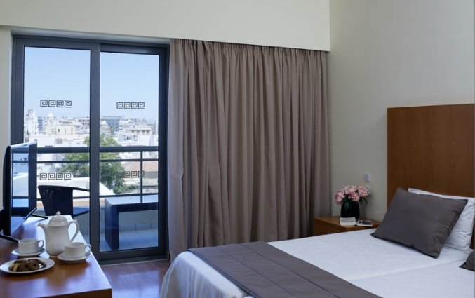 Standaard kamer met tweepersoonsbed van Angela Suites vakantie Rhodos