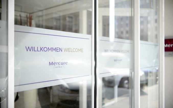 Ingang van Hotel Mercure Wien Westbahnhof in Wenen