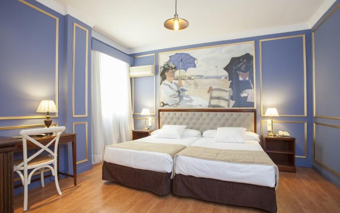 Tweepersoonskamer met twee aparte bedden van hotel Hotel Olympia Cónsul del Mar stedentrip Valencia