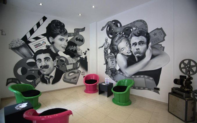 Lounge van hotel Casual Valencia del Cine stedentrip Valencia