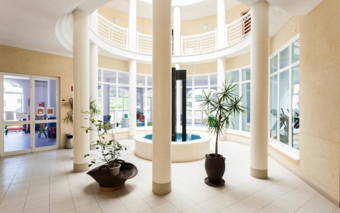 Receptie van Aparthotel Floramar op Menorca