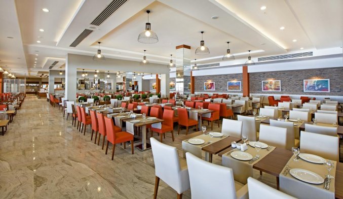 Restaurant van Hotel Grand Park Lara in Antalya