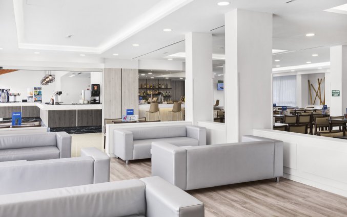 De bar van Hotel AluaSun Continental Park Mallorca