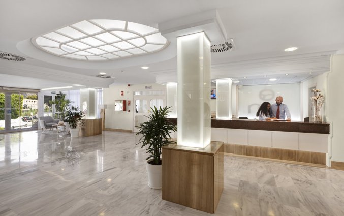 De receptie van Hotel AluaSun Continental Park Mallorca