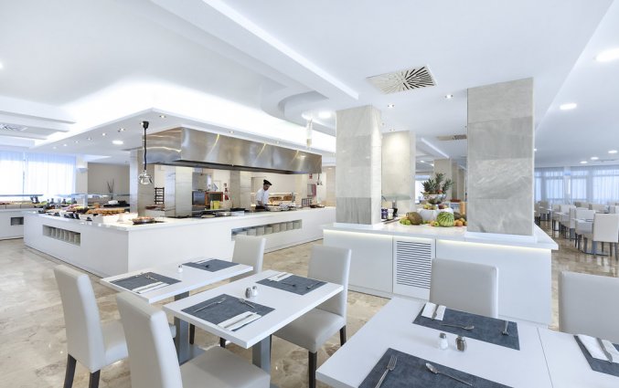 Het buffetrestaurant van Hotel AluaSun Continental Park Mallorca