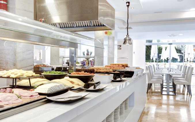 Het ontbijtbuffet van Hotel AluaSun Continental Park Mallorca