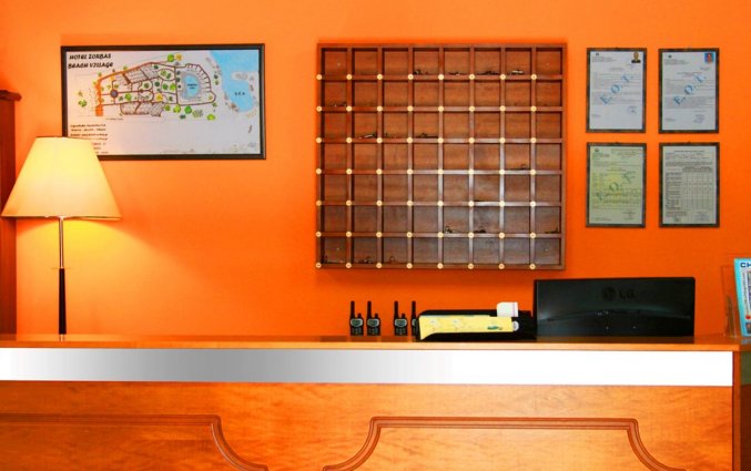 De receptie van Zorbas Hotel Beach Village op Kreta