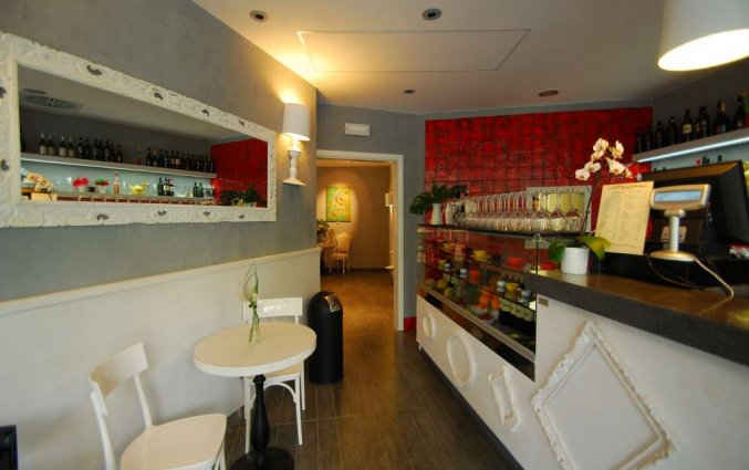 Restaurant van Aparthotel lungoteversuite in Rome