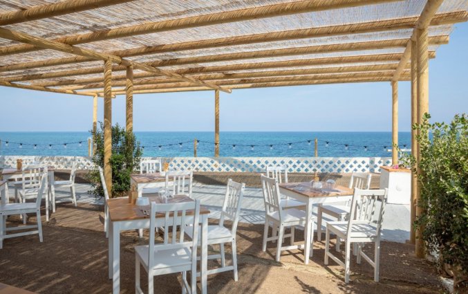 Terras van Hotel Riva Del Sole in Puglia