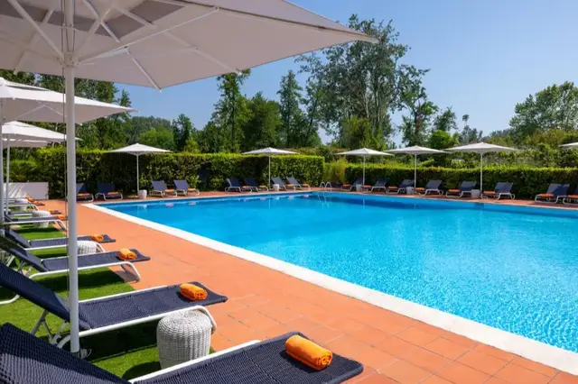Hotel Una Forte Dei Marmi zwembad