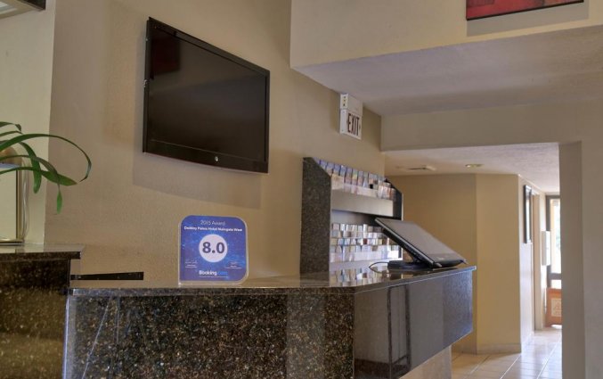 Receptie van Destiny Palms hotel