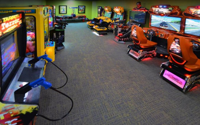 Speelhal van hotel Rosen Inn