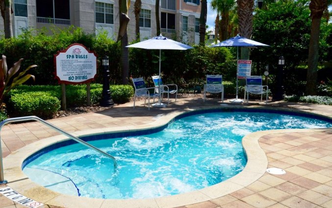 Zwembad van resort Calypso Cay Villas