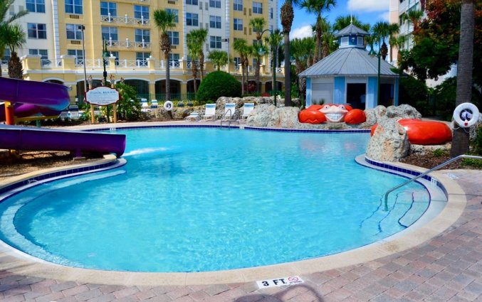 Zwembad van resort Calypso Cay Villas