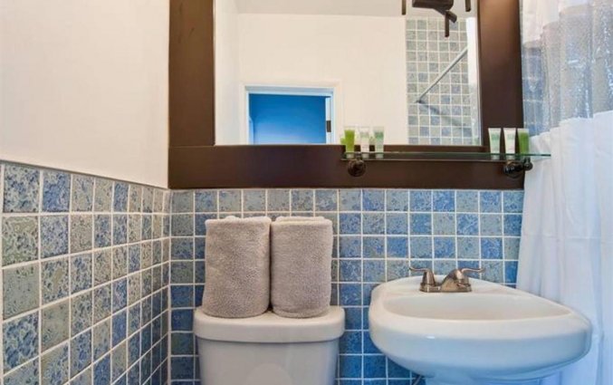 Badkamer van een tweepersoonskamer van Hotel Colony Ocean Drive in Miami