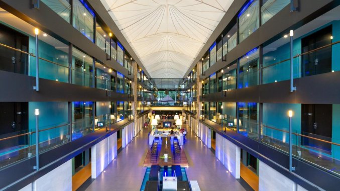 Gang van banthai beach resort