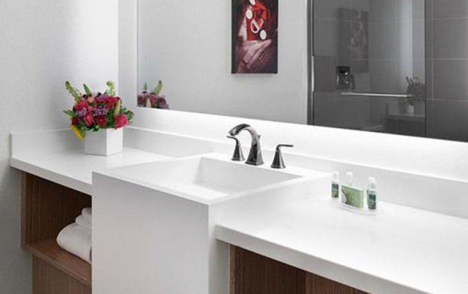 Badkamer van hotel D