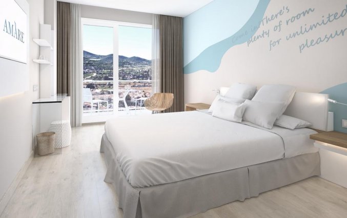 Tweepersoonskamer van Hotel Amare Beach op Ibiza
