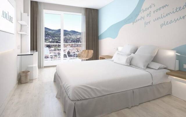 Tweepersoonskamer van Hotel Amare Beach op Ibiza