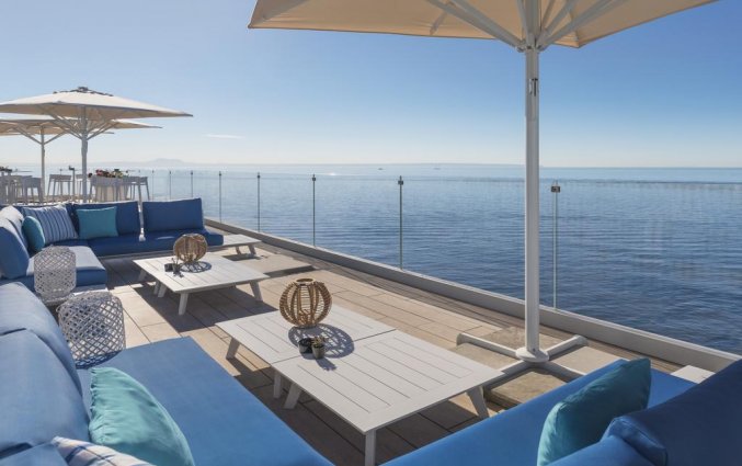 Terras van Hotel Elba Sunset Thalasso Spa op Mallorca