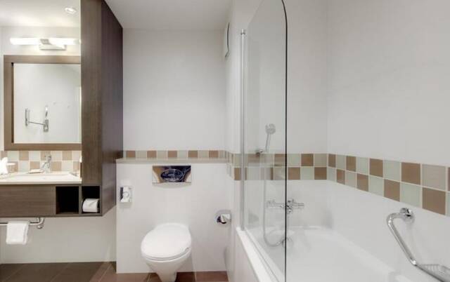 Badkamer van hotel Hilton Kilmainham in Dublin