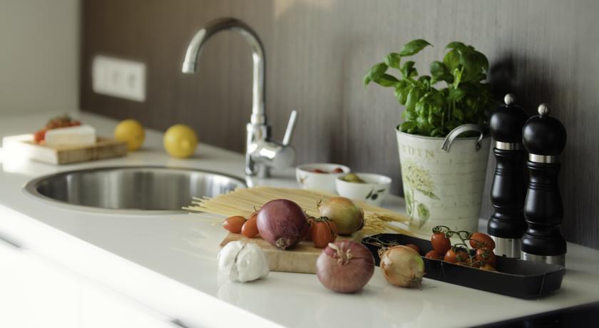 Keuken van Aparthotel Platinum Residence in Warschau