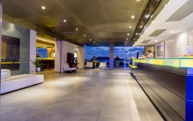 Receptie van hotel Simbad in Ibiza