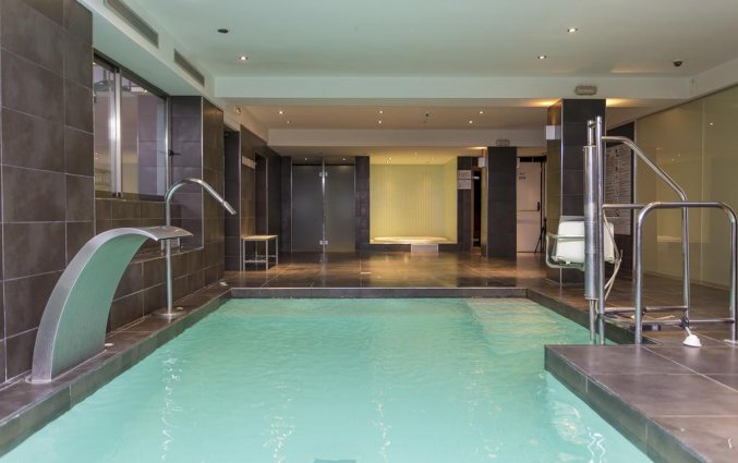 Zwembad van hotel Simbad in Ibiza