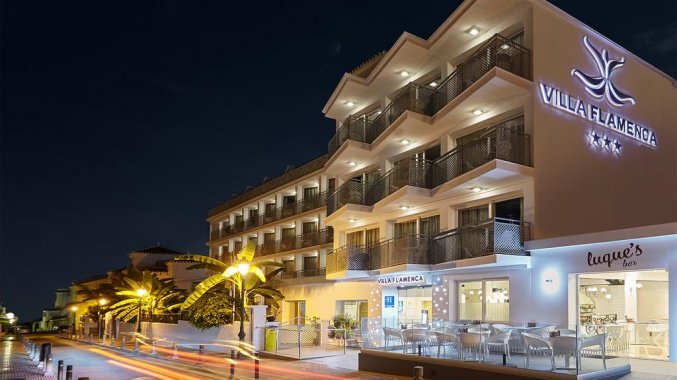 Ingang van hotel Villa Flamenca in Nerja