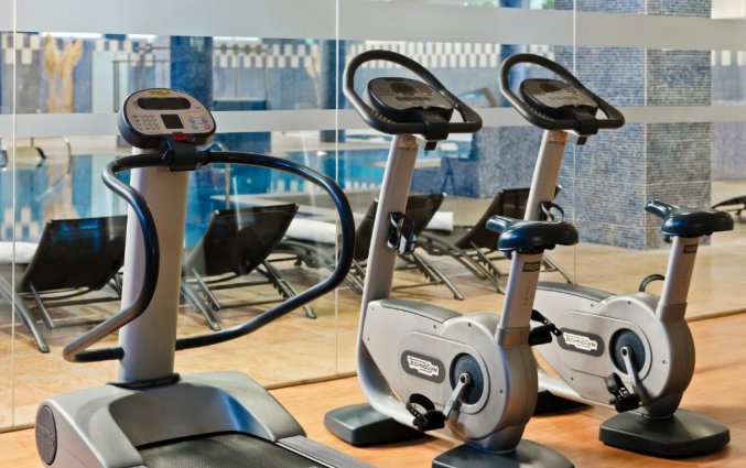 Fitnessruimte hotel H10 Estepona Palace in Costa Del Sol