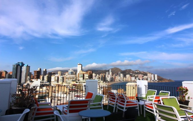 Terras van hotel Queens by Mc - Only Adults in Alicante